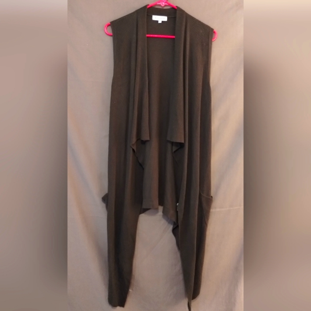 SLEEVELESS SHAWL / SOLID OPEN CARDIGAN ~ SIZE LARGE ~ DARK GREENISH/BROWN COLOR